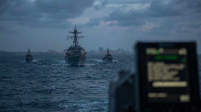 Trumpଙ୍କୁ ସିଧା ଫୋନ୍: ଭେନେଜୁଏଲା ଉପରେ ଆକ୍ରମଣ ‘ଯୁଦ୍ଧ’ ସହ ସମାନ, ଗର୍ଜିଲେ ନ୍ୟୁୟର୍କ ମେୟର odiapaper