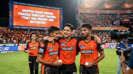 କ୍ୟାପଟେନଙ୍କ ବଡ଼ ମନ : ହାଇଦ୍ରାବାଦର ୟଙ୍ଗ୍ ଗନଙ୍କୁ ଇଶାନଙ୍କ ପ୍ରଶଂସା, ସୋସିଆଲ ମିଡିଆରେ ଜିତିଲେ ଲୋକଙ୍କ ହୃଦୟ କ୍ୟାପଟେନଙ୍କ ବଡ଼ ମନ : ହାଇଦ୍ରାବାଦର ୟଙ୍ଗ୍ ଗନଙ୍କୁ ଇଶାନଙ୍କ ପ୍ରଶଂସା, ସୋସିଆଲ ମିଡିଆରେ ଜିତିଲେ ଲୋକଙ୍କ ହୃଦୟ